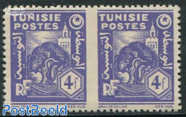 4F. Pair imperforated between stamps
