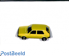 VW Golf, yellow