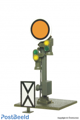 Semaphore distant signal, movable disk